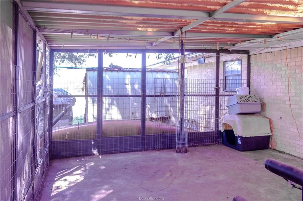 1009 W 18th St, Bryan, TX 77803